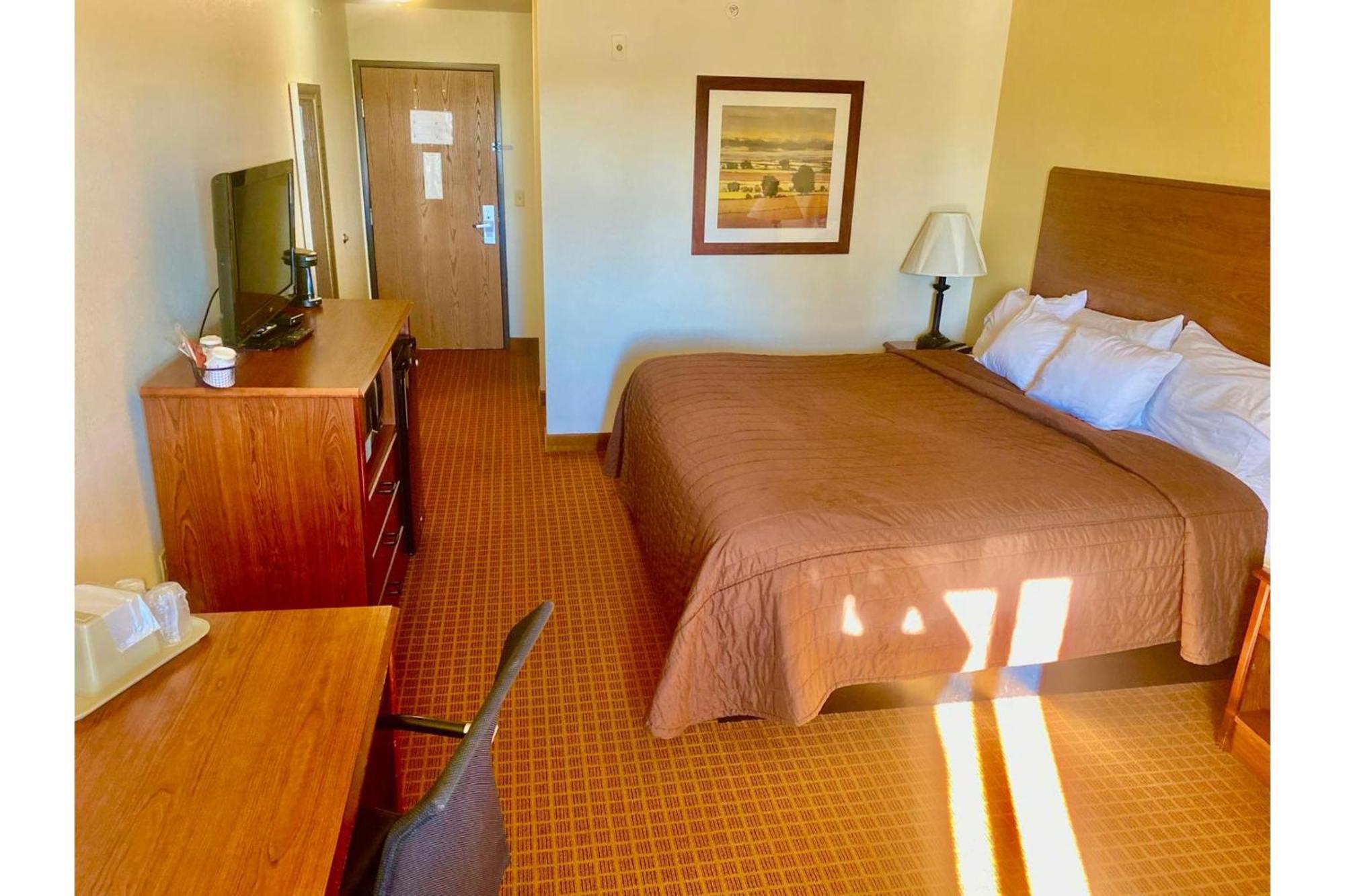 Park View Inn & Suites Hoisington Near Great Bend Luaran gambar