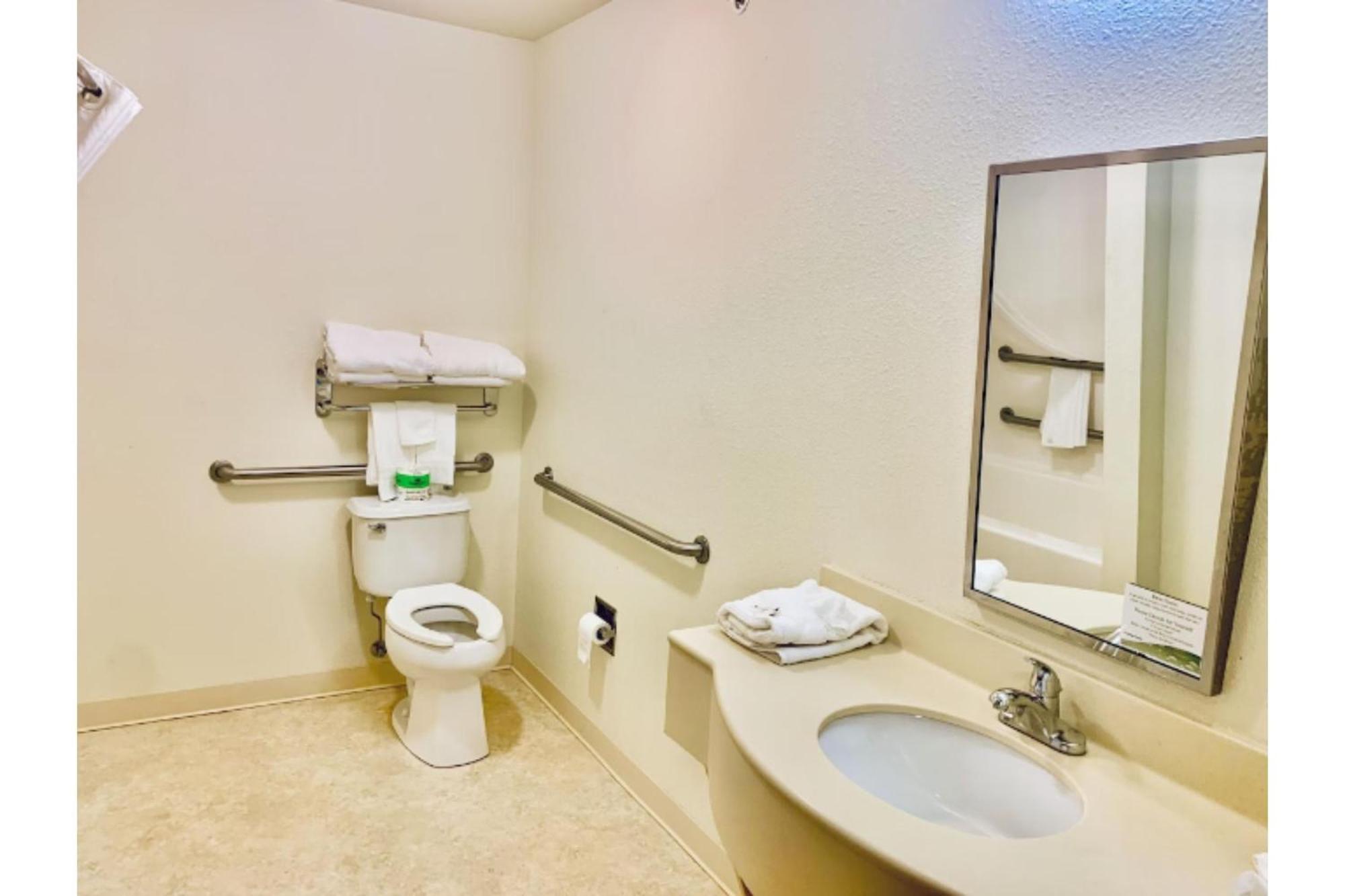 Park View Inn & Suites Hoisington Near Great Bend Luaran gambar